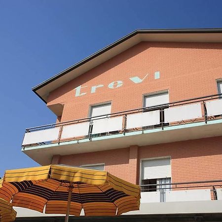 Hotel Trevi เชเซนาติโก ภายนอก รูปภาพ