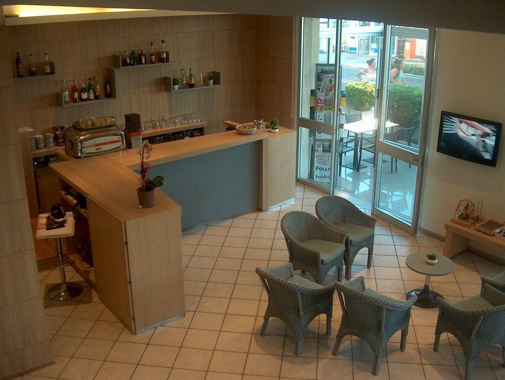 Hotel Trevi เชเซนาติโก ภายนอก รูปภาพ