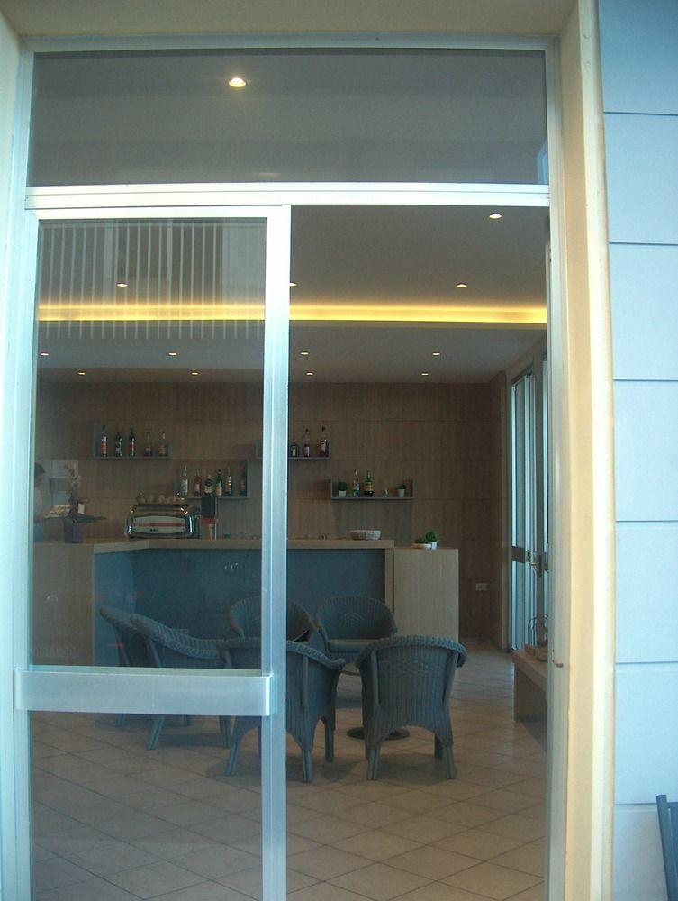 Hotel Trevi เชเซนาติโก ภายนอก รูปภาพ
