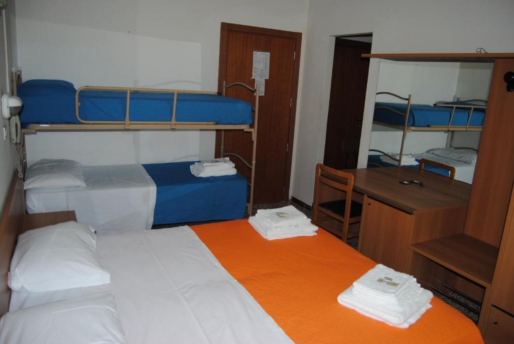 Hotel Trevi เชเซนาติโก ห้อง รูปภาพ