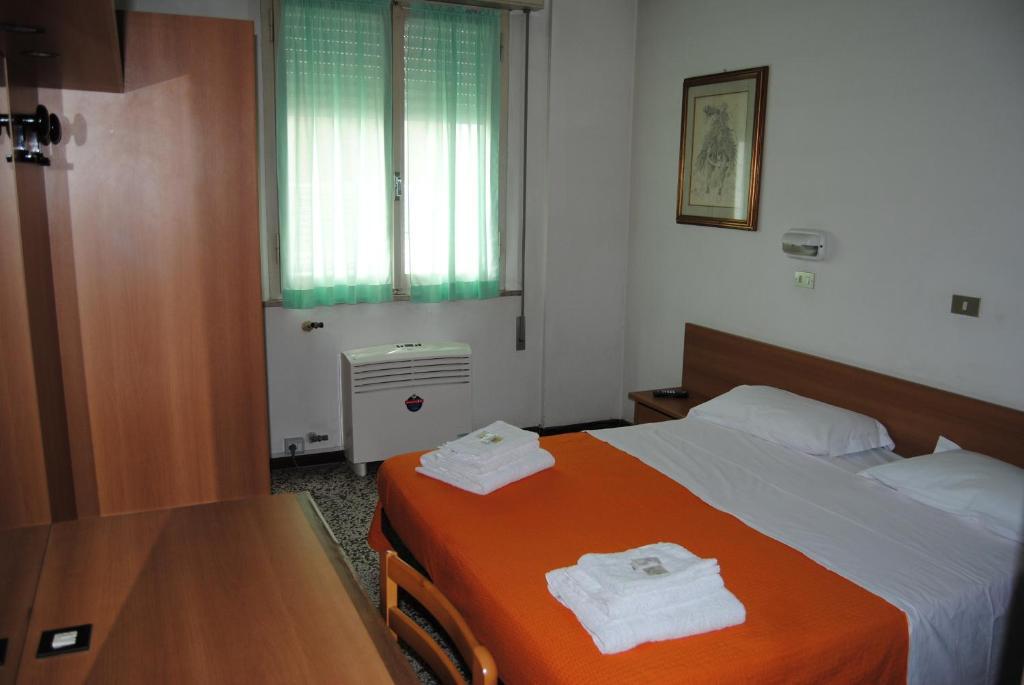 Hotel Trevi เชเซนาติโก ภายนอก รูปภาพ